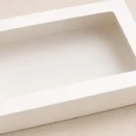 Białe pudełko z okienkiem 20 × 15 × 3 cm