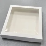 Pudełko 20 × 20 × 3 cm z transparentnym okienkiem